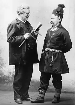 Antropólogo sueco medindo um homem sámi