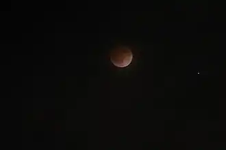 Tustin, Califórnia (EUA), 7:40 UTC