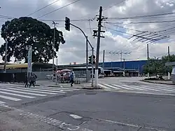 Vista da saída de ônibus do Terminal Parque Dom Pedro II a partir da Avenida do Exterior.