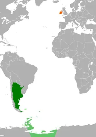 Mapa indicando localização da Argentina e da Irlanda.
