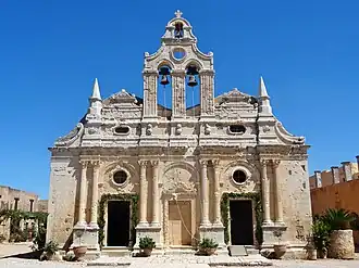 Fachada da igreja do mosteiro de Arcádi
