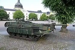 O carro de combate Stridsvagn S (Stridsvagn 103), que não possui torre.
