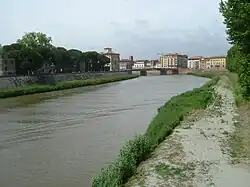 O Arno em Pisa, perto da Ponte della Fortezza (Ponte da Fortaleza)