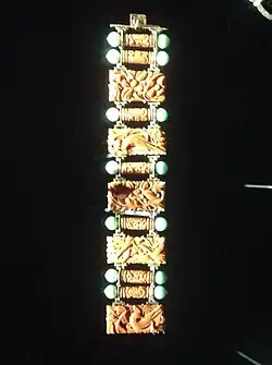 Bracelete Art Déco de ouro, coral e jade (1925),Museu de Artes Decorativas, Paris