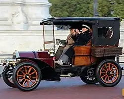 Um Aster Tonneau de 20HP de 1904.
