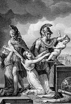 A tentativa frustrada de Maeglin de atirar Eärendil das muralhas da cidade contrasta com a narrativa de Eurípides sobre o jovem Astíanax ser atirado das muralhas de Troia.[5]