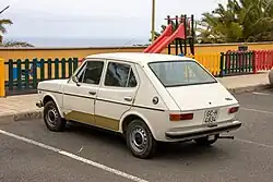 SEAT 127LS 5 portas (traseira).