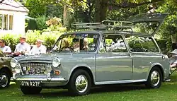 Austin 1100 Mk.I Countryman (perua de 3 portas) 1967. Um 1100 Countryman vermelho foi imortalizado no episódio "Gourmet Night" de Fawlty Towers