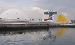 Centro Cultural Internacional Oscar Niemeyer em Avilés na Espanha.