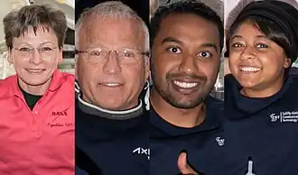 Esq à dir: Whitson, Shoffner, AlQarni e Barnawi