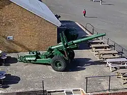 Obuseiro BL 5,5 exposto no Forte Newhaven, na Inglaterra.