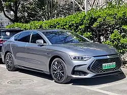 Visão frontal do BYD Han DM-p