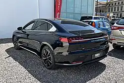 Visão traseira do BYD Han EV