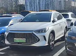 Visão frontal do BYD Song Plus DM-i