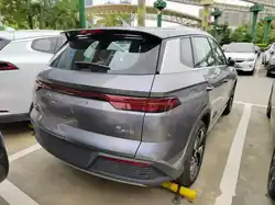 Visão traseira do BYD Song Pro DM-i (2023)