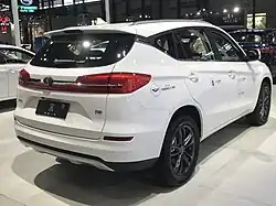 Visão traseira do BYD Song, pós-facelift