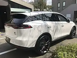 Visão traseira do BYD Tang II EV