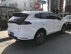 Visão traseira do BYD Tang II (versão a combustão)