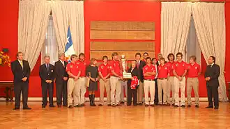 A presidente do Chile, Michele Bachelet, com os campeões mundiais de 2008