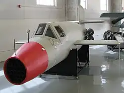 Réplica no museu Fantasy of Flight (Polk City, Flórida, EUA).