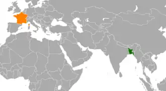 Mapa indicando localização de Bangladesh e da França.