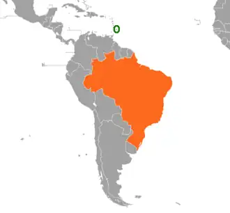 Mapa indicando localização de Barbados e do Brasil.