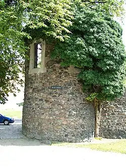 Torre ocidental nas muralhas da cidade