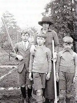 Beatriz com os seus filhos