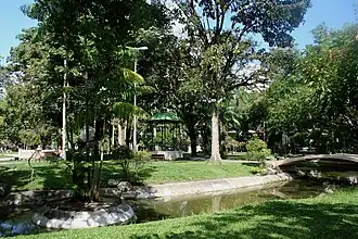 Praça Batista Campos, ao fundo um de seus coretos