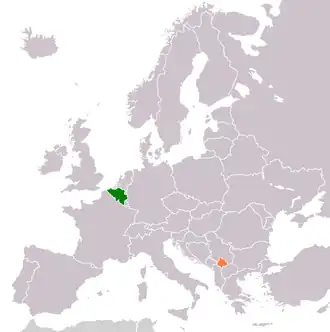 Mapa indicando localização do Bélgica e de Kosovo.