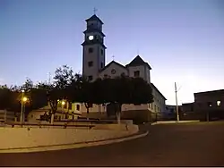 Igreja católica de Belisário e pracinha