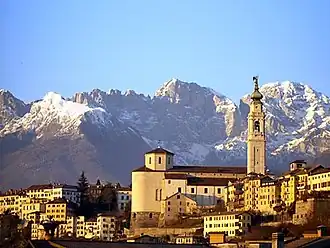 Belluno, capital da homônima província montanhosa