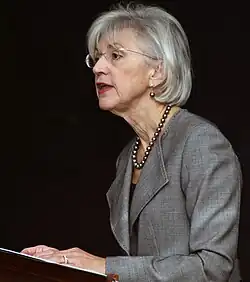 A Muito Honorável Beverley McLachlin CStJ PC