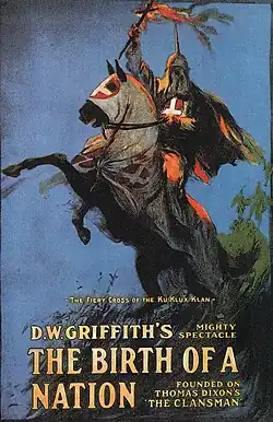 Pôster de The Birth of a Nation, de D.W. Griffith, primeiro longa-metragem norte-americano, de 200 minutos, de 1915.