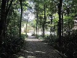 Trilha para caminhadas.