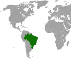 Mapa indicando localização do Brasil e da Eslovênia.