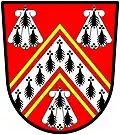 asnas diminutas—Gules; um chevron arminho, acompanhado de asnas diminutas [entre duas asnas diminutas] or, entre três conchas do segundo [arminho]—Browne, Inglaterra