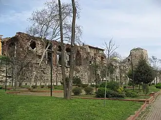 Vestígios do Palácio de Bucoleão, reconstruído durante o reinado de Nicéforo II