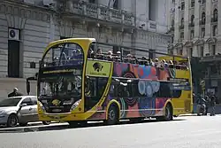 Ônibus de turismo em Buenos Aires.