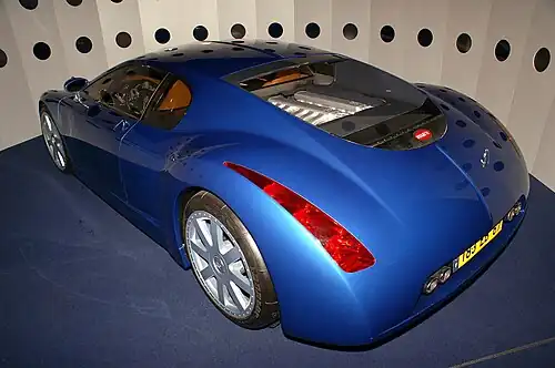 Visão traseira do Chiron.