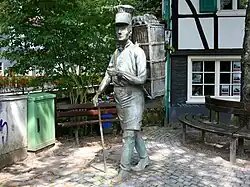 Escultura: vendedor de bretzel, em Solingen (Alemanha)