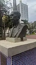 Busto de Rui Barbosa, obra de Roque de Mingo (1949)