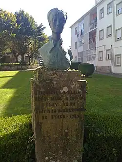 Busto de D. Maria do Céu Mendes em Viseu no Bairro com o seu nome