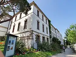 Fachada lateral direita