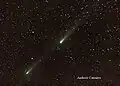 Imagem feita por Andrew Catsaitis dos componentes B e C do cometa 73P/Schwassmann-Wachmann 3 vistas juntas em 31 de maio de 2006.