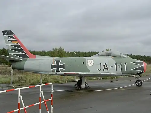 Atual cruz de ferro em um Canadair Sabre da Força Aérea Alemã (JG 71)