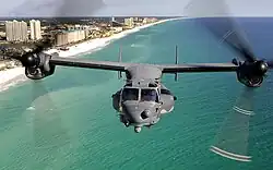 Um CV-22 voando na costa da Flórida.