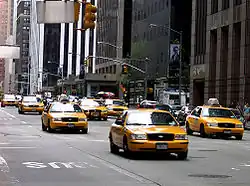 Táxis amarelos na cidade de Nova York.
