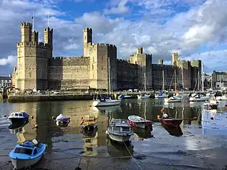 Castelo de Caernarfon e cais