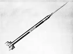 Um foguete Cajun Dart sendo exibido